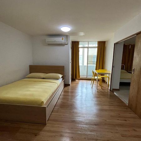 בנגקוק Dao Jaras Fah Hometel ดาวจรัสฟ้าโฮมเทล מראה חיצוני תמונה