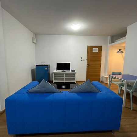 בנגקוק Dao Jaras Fah Hometel ดาวจรัสฟ้าโฮมเทล מראה חיצוני תמונה