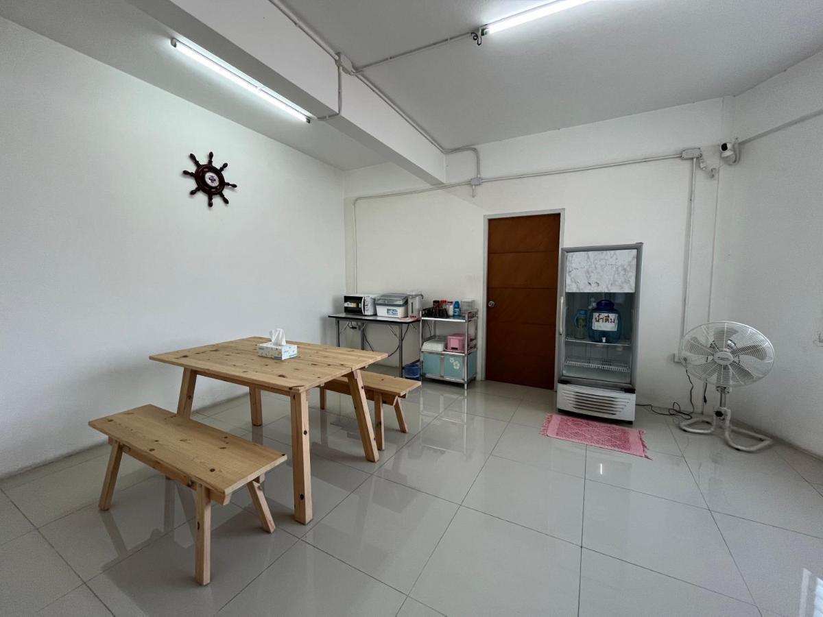 בנגקוק Dao Jaras Fah Hometel ดาวจรัสฟ้าโฮมเทล מראה חיצוני תמונה